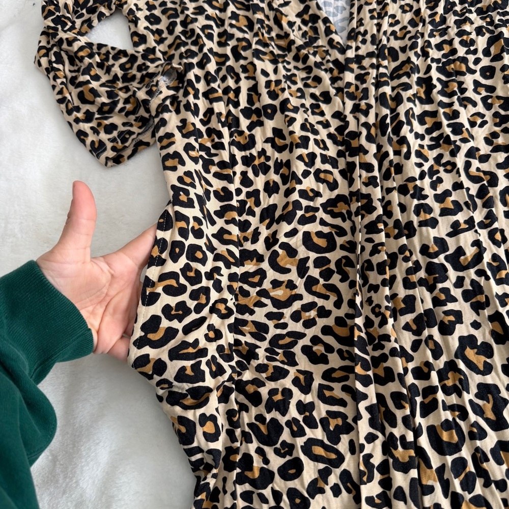 Posh Peanut Leopard Print Robe Size Large - Picture 2 of 8